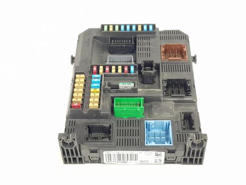 Used Fuse box Fuse box 37171287 37171287