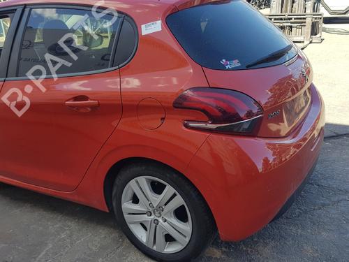 Fuse box PEUGEOT 208 I (CA_, CC_) 1.2 VTI 82 | BP29010788E1 