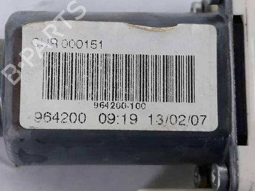 Left front window motor LAND ROVER DISCOVERY III (L319) 2.7 TD 4x4 | BP1886018E21 