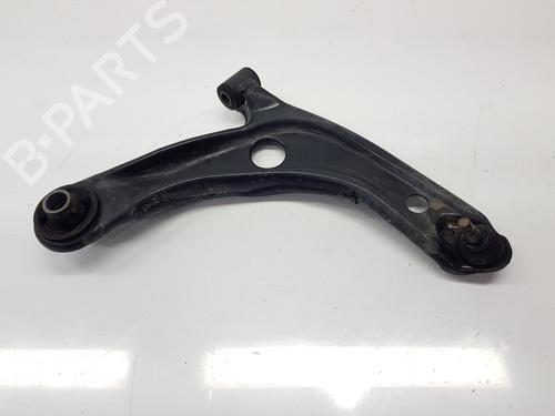 Used Right front suspension arm TOYOTA YARIS (_P13_) 1.5 (NSP131_) (112 hp) 21595468