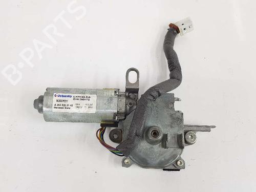 Sunroof engine MERCEDES-BENZ CLS (C219) CLS 63 AMG (219.377) | BP5828155M60 