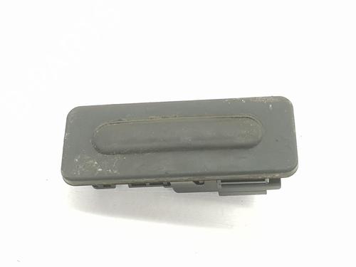 Used Tailgate handle PEUGEOT 2008 I (CU_) 1.2 THP 110 / PureTech 110 (110 hp) 15676740