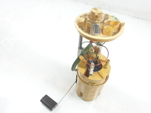 Used Fuel pump BMW X6 (E71, E72) xDrive 35 d (286 hp) 18046468