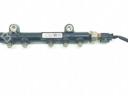 Used Injection rail Injection rail 37995489 37995489