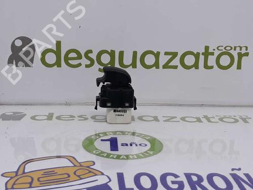 Used Left rear window switch MITSUBISHI PAJERO III (V7_W, V6_W) 3.2 Di-D (V68W, V78W) (165 hp) 1327073