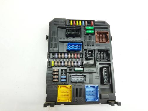 Fuse box CITROËN C3 III (SX) 1.2 VTi 82 | BP38563089E1 - Image 3