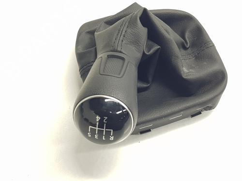 Used Shift knob VW POLO V (6R1, 6C1) 1.2 (60 hp) 31594232