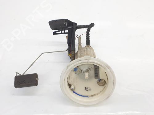 Used Fuel pump BMW 5 (E60) 520 i (170 hp) 8133363