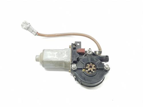 Used Left rear window motor TOYOTA LAND CRUISER 90 (_J9_) 3.0 TD (KZJ90_, KZJ95_, KZJ90R, KZJ95R, KZJ90W, KZJ95W) (125 hp) 18137258