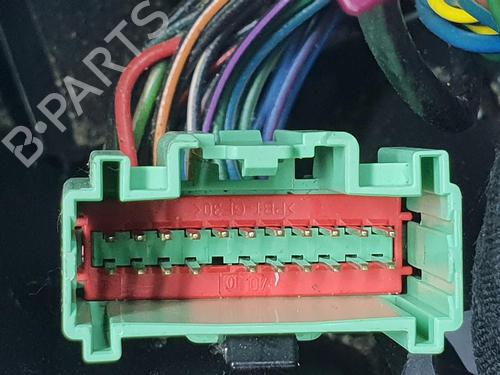 Armrest / Center console LAND ROVER DISCOVERY III (L319) 2.7 TD 4x4 | BP11698973I20 