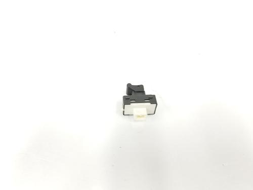 Used Right rear window switch Right rear window switch FIAT 500X (334_) 1.3 D Multijet (334AXH1A) (95 hp) 10343687 10343687