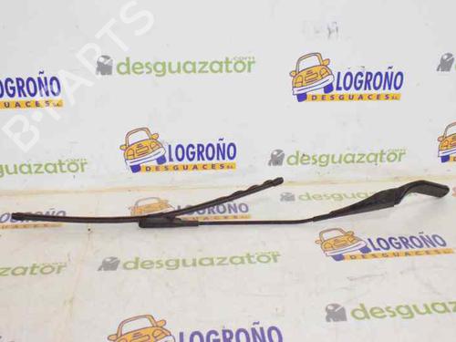 Used Front windshield wiper arm BMW 1 (E81) 118 i (143 hp) 7894032