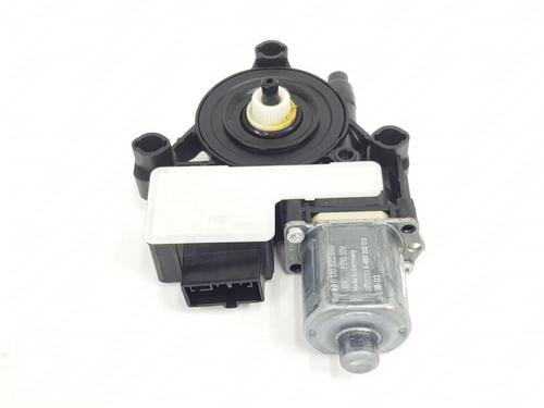 Left rear window motor VW T-ROC (A11, D11) 1.0 TSI | BP37584736E23 - Image 4