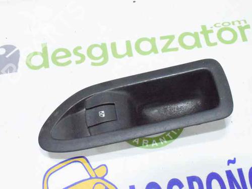 Mando elevalunas trasero izquierdo RENAULT LAGUNA II (BG0/1_) 1.9 dCi (BG08, BG0G) (120 hp) 1452383