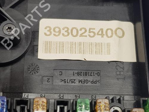 Fuse box VW GOLF PLUS V (5M1, 521) 2.0 TDI 16V | BP15214398E1 