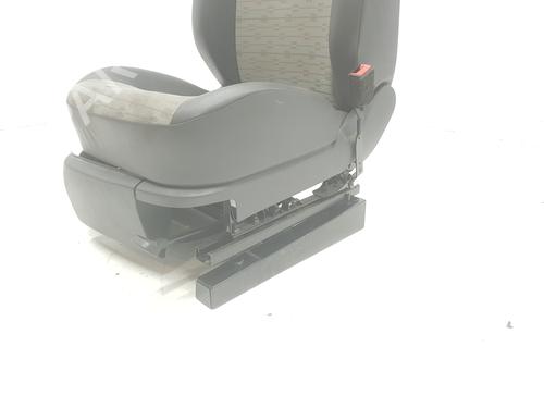 Right front seat VW CADDY III Box Body/MPV (2KA, 2KH, 2CA, 2CH) 1.6 TDI | BP15086118C16 