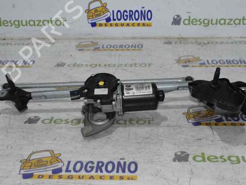 Used Front wiper motor BMW 1 (F20) 118 d (143 hp) 1363162
