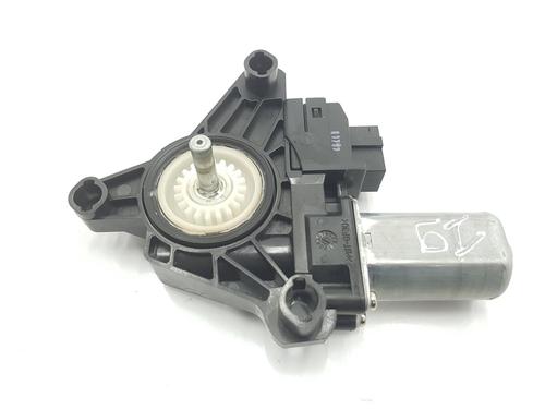 Moteur de lève-vitre arrière gauche MERCEDES-BENZ A-CLASS (W176) A 200 CDI / d (176.008) (136 hp) 11012094
