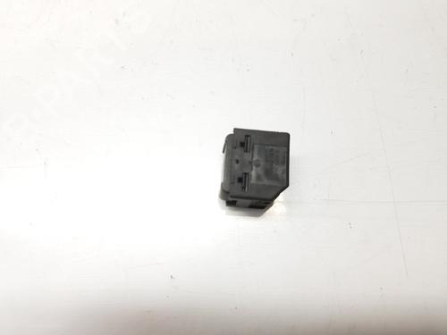 Right front window switch VW GOLF IV (1J1) 1.4 16V | BP11381853I26 