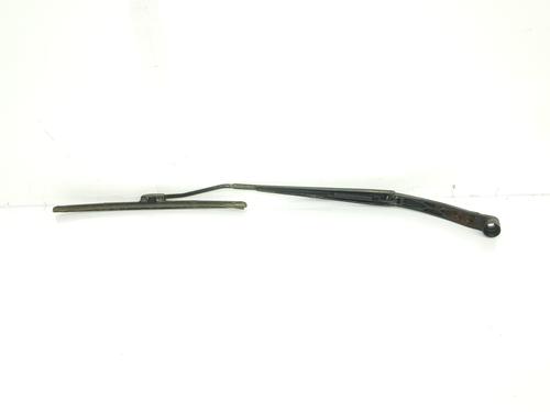 Used Front windshield wiper arm NISSAN QASHQAI II SUV (J11, J11_) 1.6 DIG-T (163 hp) 9393353