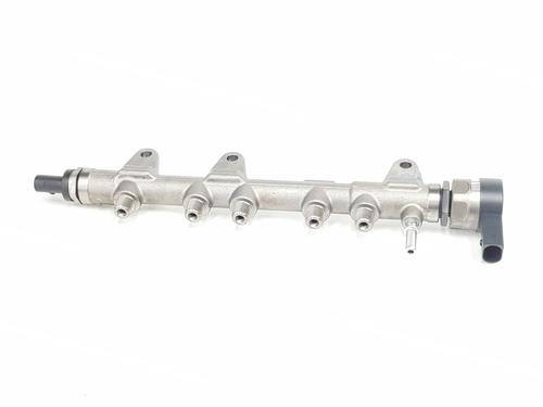 Used Injection rail BMW X1 (F48) xDrive 18 d (150 hp) 31343884