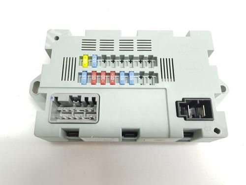 Used Fuse box LAND ROVER RANGE ROVER VELAR (L560) 3.0 D300 SDV6 4x4 (300 hp) 31805899