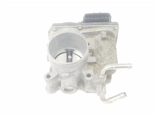 Throttle body TOYOTA YARIS (_P13_) 1.3 (NSP130_) (99 hp) 17649572