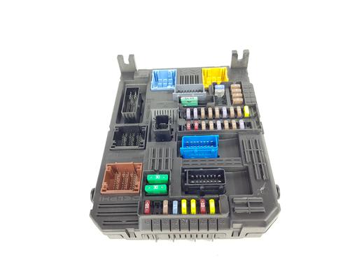 Used Fuse box Fuse box 37026878 37026878