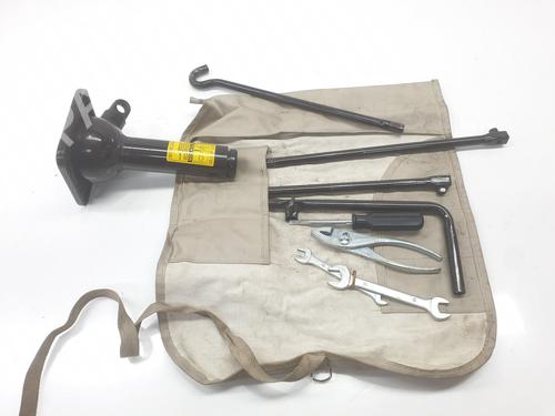 Roue de secours kit TOYOTA LAND CRUISER 90 (_J9_) 3.0 TD (KZJ90_, KZJ95_, KZJ90R, KZJ95R, KZJ90W, KZJ95W) (125 hp) 31888065