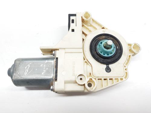 Left front window motor LAND ROVER DISCOVERY III (L319) 2.7 TD 4x4 | BP31344007E21