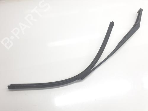 Front windshield wiper arm MASERATI LEVANTE SUV (M161)  | BP26720118C143 