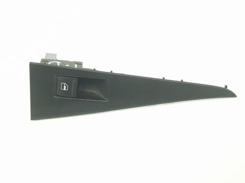 Used Right rear window switch Right rear window switch SEAT LEON (1P1) 1.9 TDI (105 hp) 10690168 10690168