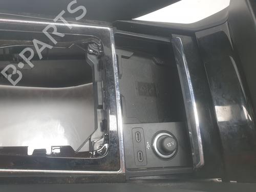 Armrest / Center console SKODA KAROQ (NU7, ND7) 1.5 TSI | BP31574935I20 