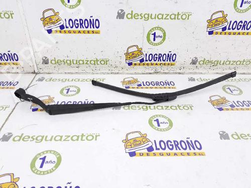 Used Front windshield wiper arm KIA SORENTO I (JC) 2.5 CRDi (170 hp) 3661464