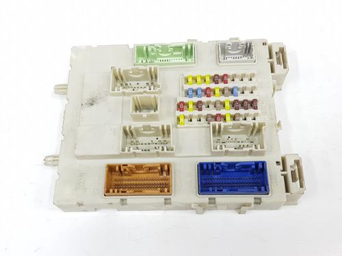 Used Fuse box Fuse box 37223532 37223532