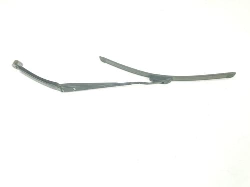Used Front windshield wiper arm TOYOTA HILUX VIII Pickup (_N1_) 2.4 D 4WD (GUN125_, GUN125R) (150 hp) 18345517