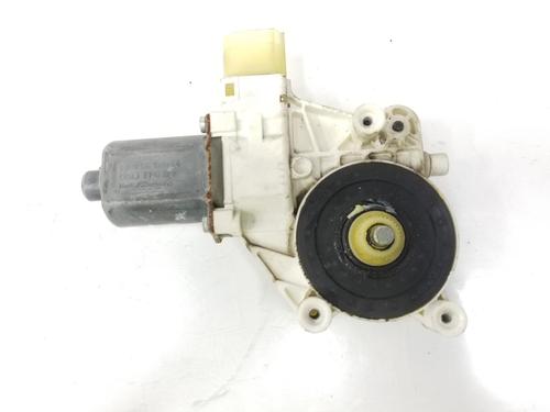 Vindusheismotor venstre foran BMW 1 (E87) 118 d (143 hp) 7917698