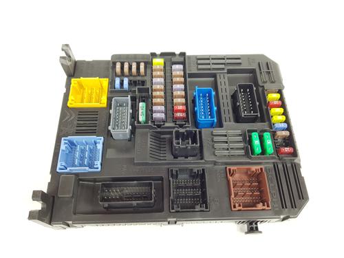 Used Fuse box Fuse box 36754090 36754090