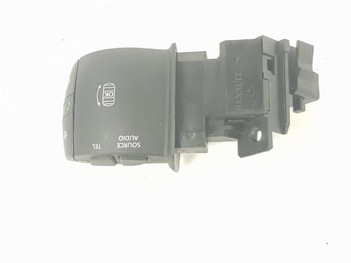 Comandos do volante RENAULT SCÉNIC III (JZ0/1_) 1.5 dCi (110 hp) 8182428