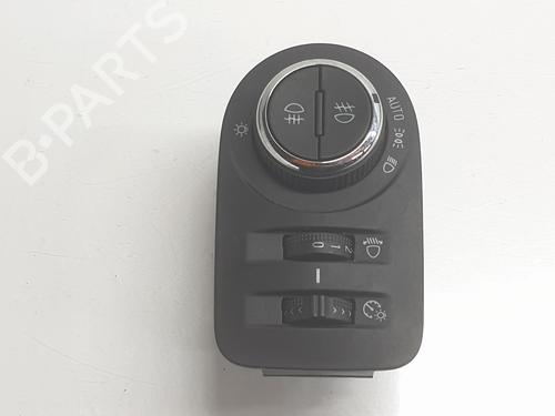 Used Headlight switch OPEL COMBO Box Body/MPV (K9) [2018-2026]  31593670