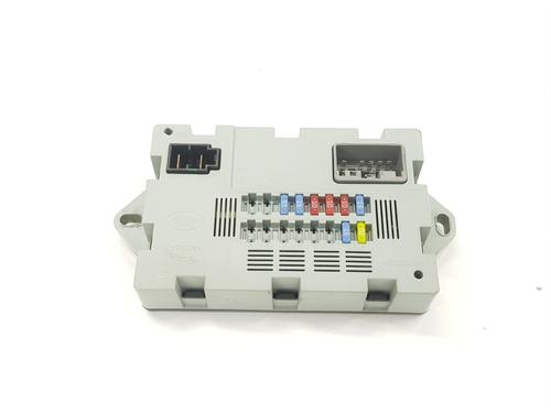 Used Fuse box LAND ROVER RANGE ROVER VELAR (L560) 2.0 D180 TD4 4x4 (180 hp) 20196351