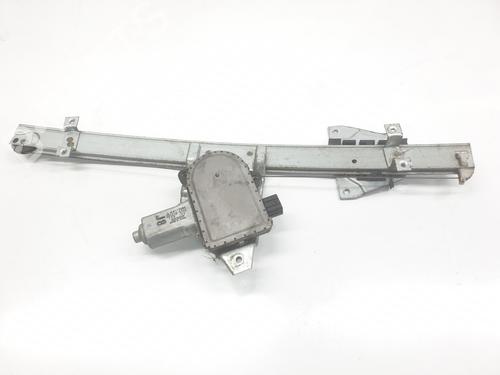 Elevalunas delantero derecho MITSUBISHI PAJERO III (V7_W, V6_W) 3.2 Di-D (V68W) (160 hp) 31258709