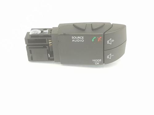 Steering wheel controls RENAULT CLIO IV (BH_) 1.5 dCi 110 | BP11692800E15 