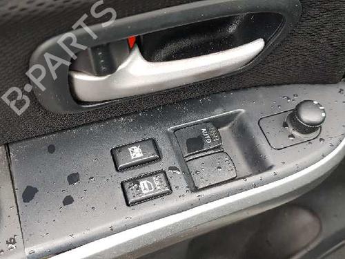 Zekeringkast SUZUKI GRAND VITARA II (JT, TE, TD) 1.9 DDiS All-wheel Drive (JT419, TD44, JB419WD, JB419XD,... | BP4465058E1 
