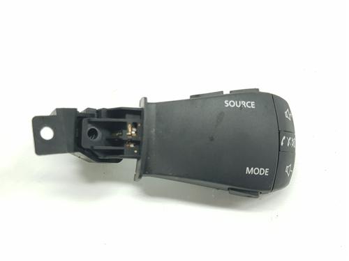 Used Steering wheel controls RENAULT EXPRESS Box Body/MPV [2021-2026]  31374267