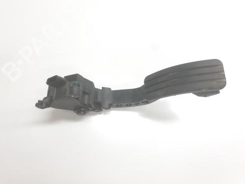 pedal-renault-trafic-iii-van-fg_-2014-36333638 main image