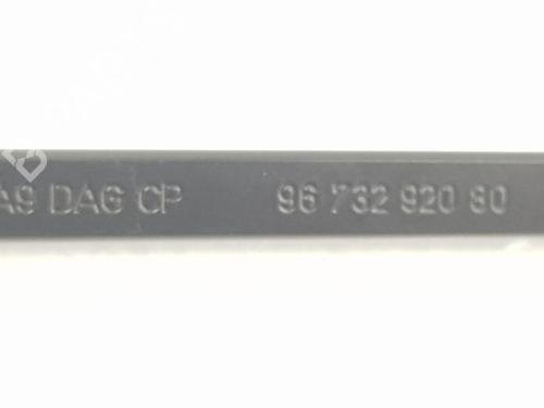 Front windshield wiper arm PEUGEOT 208 I (CA_, CC_) 1.2 PureTech 82 | BP14988267C143 