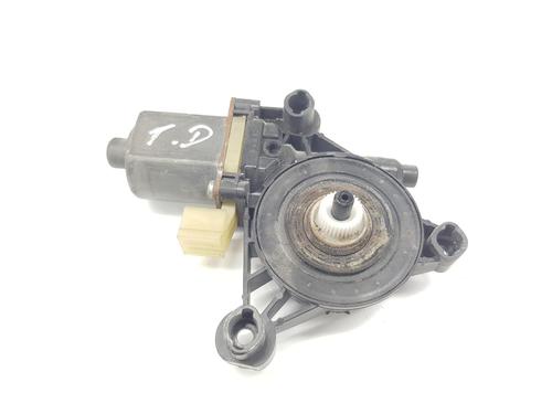 Rudehejsemotor bagstkærm højre AUDI A3 Sportback (8VA, 8VF) 1.4 TSI (150 hp) 15660465