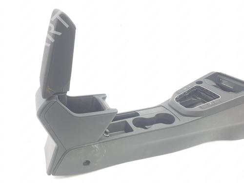 Armrest / Center console SEAT IBIZA IV SC (6J1, 6P5) 1.0 TSI | BP13815035I20 