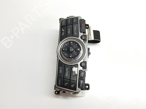 Switch INFINITI QX70 30d AWD | BP22386291I30 